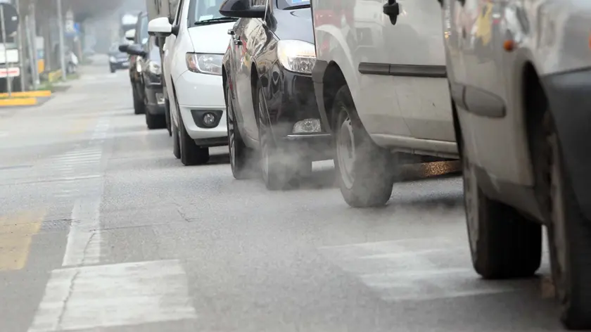 AGOSTINI TREVISO TRAFFICO IN CITTA', IN FOTO V.LE DELLA REPUBBLICA