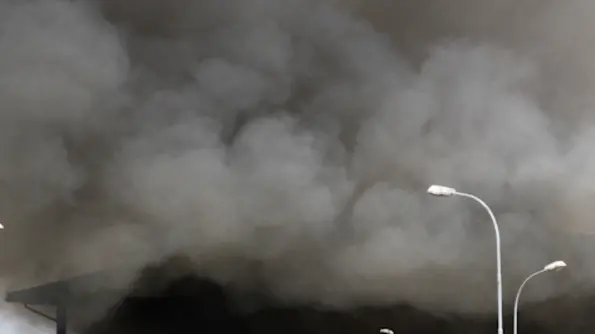 Agenzia Candussi, incendio deposito Veritas a Fusina