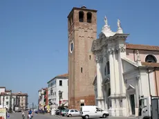 La torre di Sant'Andrea, che contiene l'orologio funzionante più antico del mondo