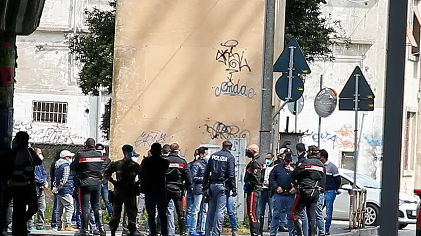 La rissa in via Ca' Marcello e l'intervento delle forze dell'ordine (Gilardi / Pòrcile)