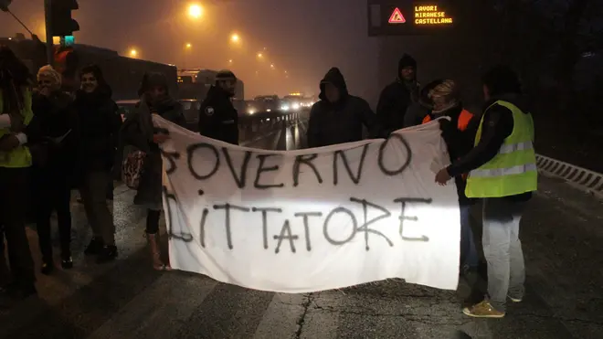 Protesta dei forconi in via Righi