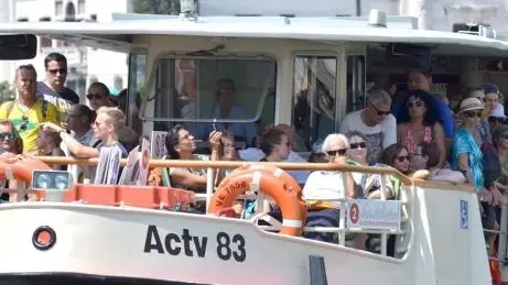Il Comune ammette la difficoltà di assumere nuovi comandanti per il trasporto acqueo