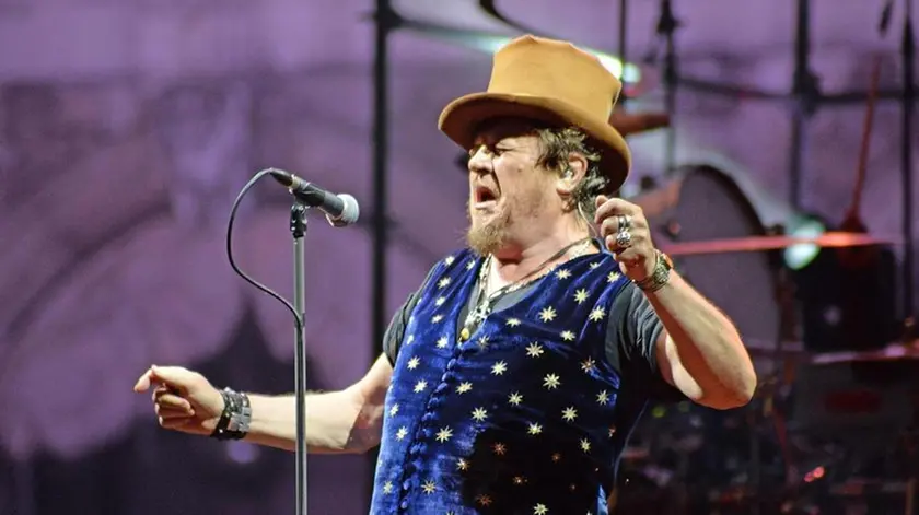 Italian singer Zucchero performs on the stage at San Marco square in Venice, 03 July 2018. ANSA/ANDREA MEROLA