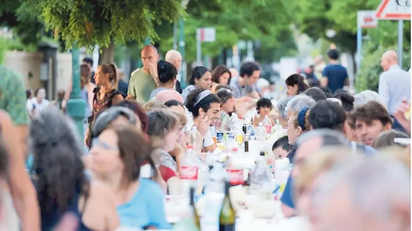 La “Cena di Quartiere” a Mestre: sono sessanta le tavole chesaranno allestite nell’area dei Giardini di Via Piave