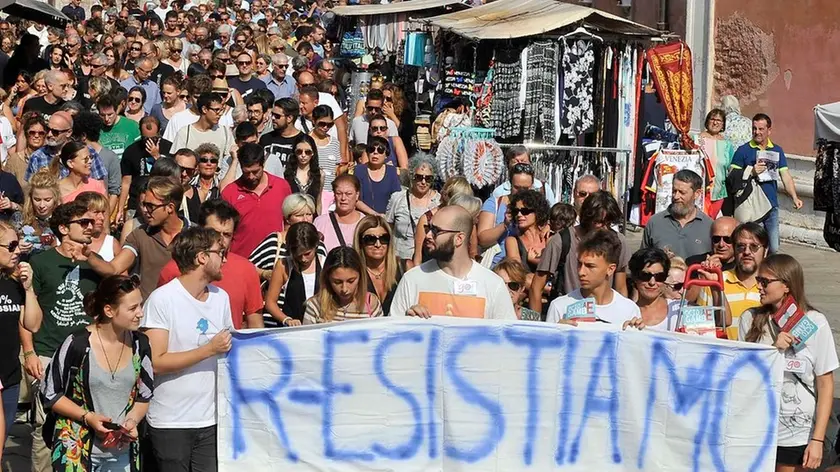 Interpress/Mazzega Venezia, 10.09.2016.-MANIFESTAZIONE "OCIO AE GAMBE CHE GO EL CAREO", ORGANIZZATA DAI RAGAZZI DEL GRUPPO GENERAZIONE '90.