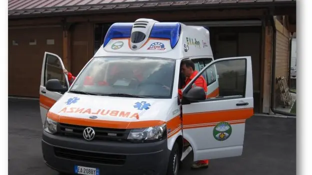 Un'ambulanza