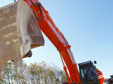 Ferrazza Romano D'Ezzelino partenza lavori e primo colpo di benna Luca Zaia ai comandi