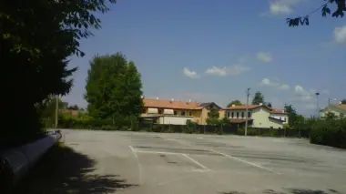 L’area dove venivano parcheggiate le roulotte e dove la Wind vuole piazzare l’antenna è stata sgomberata