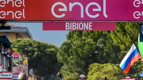 German rider Andre' Greipel of the Lotto Soudal team celebrates while crossing the finish line to win the 12th stage of the Giro d'Italia cycling race over 182 km from Noale to Bibione, Italy, 19 May 2016. ANSA/ALESSANDRO DI MEO