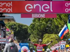 German rider Andre' Greipel of the Lotto Soudal team celebrates while crossing the finish line to win the 12th stage of the Giro d'Italia cycling race over 182 km from Noale to Bibione, Italy, 19 May 2016. ANSA/ALESSANDRO DI MEO