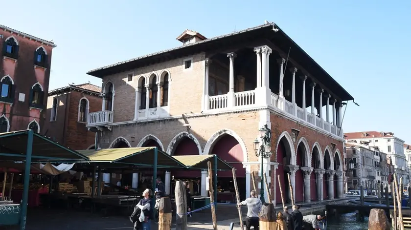 Interpress/M.Tagliapietra Venezia 14.11.2018.- Palazzo in Pescheria sopra il Mercato del pesce di Rialto.