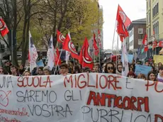 Foto Agenzia Candussi/ Scattolin/ Mestre, via Piave/ Manifestazione degli studenti delle scuole superiori