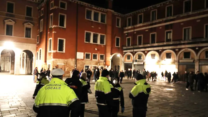 Controlli della polizia locale a Venezia