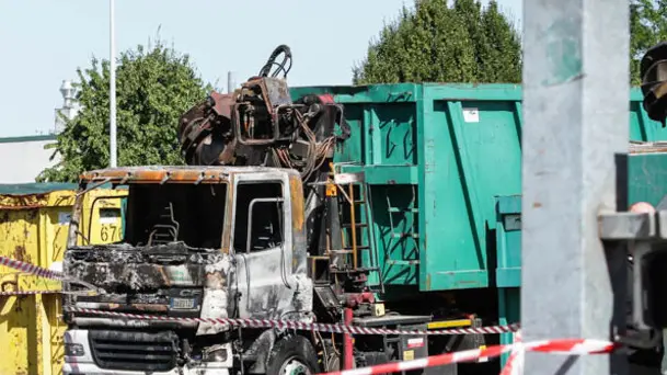 20160717 _ FOSSO'(VE)-CLJ-VIA DELLE INDUSTRIE VII STRADA- INCENDIO DOLOSO NUOVA ECOLOGICA 2000.