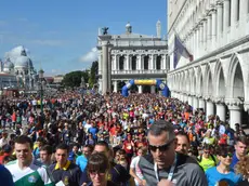 Interpress/Mazzega Venezia, 10.04.2016.- 38° "Su e Zo per oi ponti di Venezia".- Nella foto la partenza