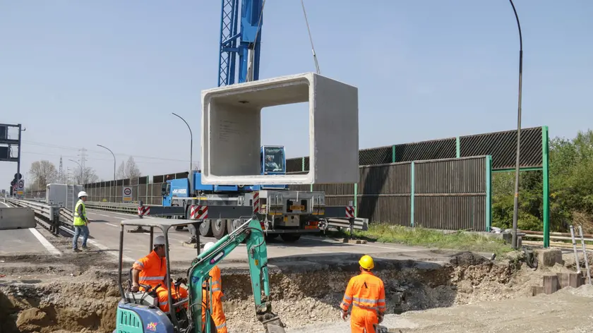 I cantieri in tangenziale (foto Agenzia Candussi)