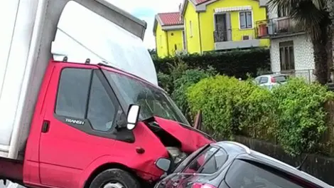 COLUCCI - DINO TOMMASELLA - MUSILE DI PIAVE - INCIDENTE LUNGO LA S.S.14 TRIESTINA IN LOCALITA' TRE SCALINI- FOTO DEI VIGILI DEL FUOCO