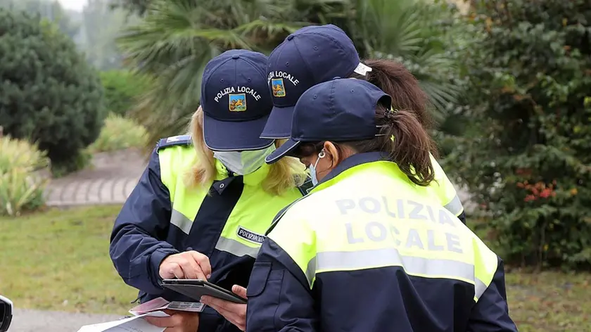TOME' - AGENZIA BIANCHI - PADOVA - CONTROLLI SMOG VIA ARMISTIZIO