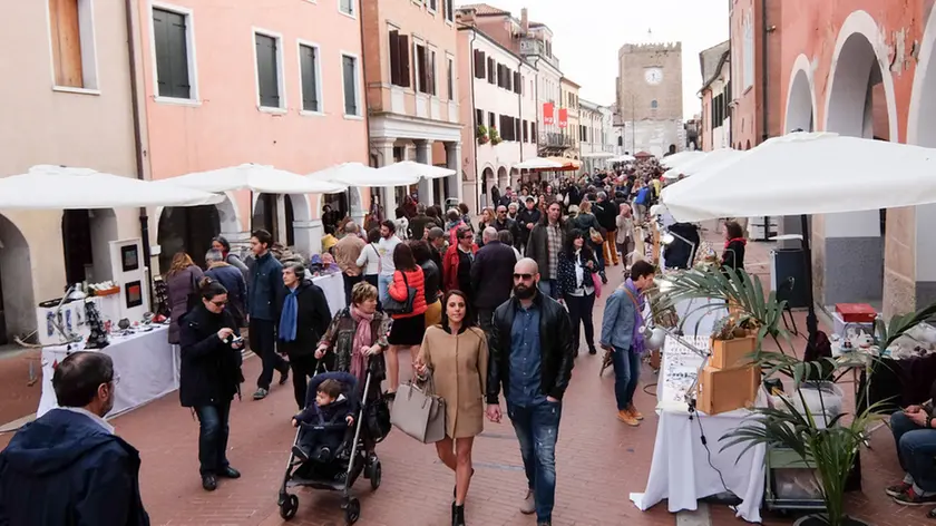 Foto Agenzia Candussi/Morsego/Mestre, via Palazzo/ Mercatino dei Portici