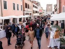 Foto Agenzia Candussi/Morsego/Mestre, via Palazzo/ Mercatino dei Portici