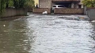 DINO TOMMASELLA - CONCORDIA - BOMBA D'ACQUA E STRADA ALLAGATA IN VIA ALTINA