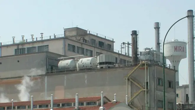 Mira (Venezia): Incendio allo stabilimento della Mira Lanza 8/5/2001 © Light Image studio Morsego