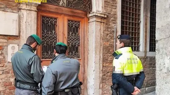 Uno dei controlli della Finanza a Venezia