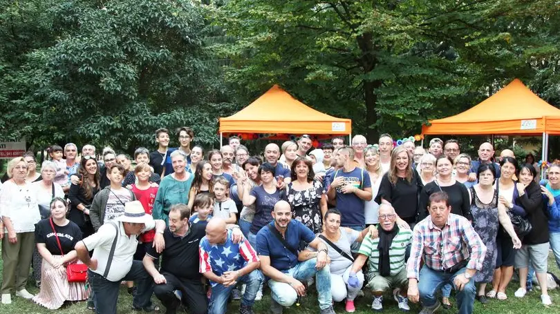 Foto Agenzia Candussi/ Scattolin/ Mestre, via Triestina 68/Festa di Quartiere - Nella foto un gruppo partecipante alla festa