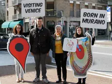 Agenzia Candussi, giornalista Favarato. "Turista protetto" campagna sul vetro di Murano originale. Conferenza stampa presso CISL Via Piave Mestre