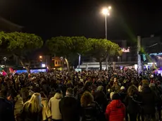 Piazza Aurora piena per la festa di Capodanno