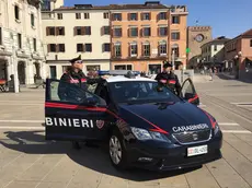 Intervento dei carabinieri in via Ticino