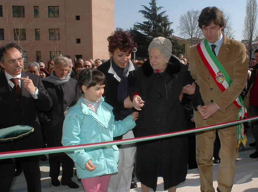 MESTRE: LA CASA DI RIPOSO INAUGURATA OGGI 05/03/05 © PH: L. P˜rcile SCATTOLIN