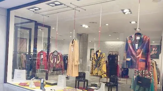 Il negozio di abbigliamento vintage Sangueblu ha aperto in calle dei Fuseri