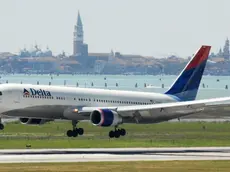 TESSERA 07/06/2006 Aeroporto Marco Polo inaugurazione nuovo volo Venezia-Atlanta delta air lines......(C) Bertolin Matteo richiesto da DE POLO TESSERA 07/06/2006 Aeroporto Marco Polo inaugurazione nuovo volo Venezia-Atlanta delta air lines