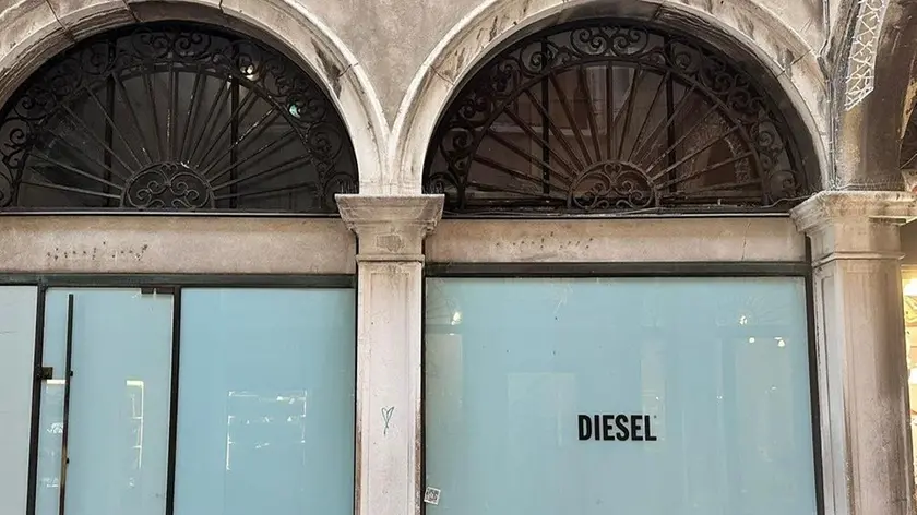 Il cantiere del nuovo negozio Diesel in Piazza San Marco