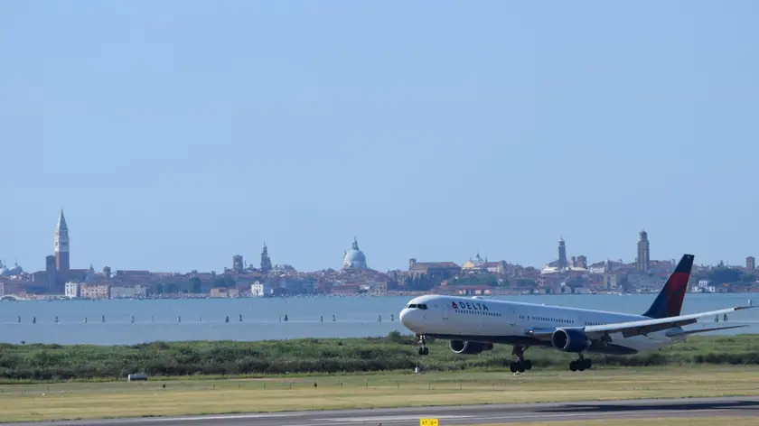 Il Consiglio di Stato ha annullato la tassa d'imbarco voluta dal sindaco di Venezia, Brugnaro