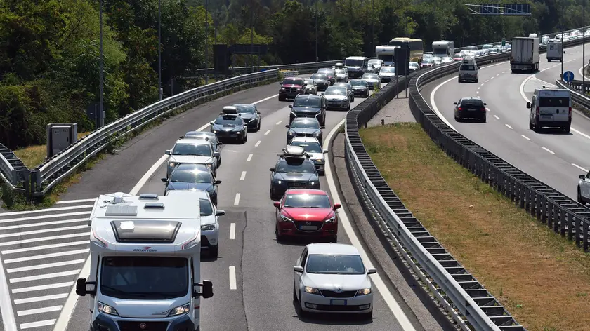 Le lunghe code oggi in autostrada (foto Sandro Ferronato)