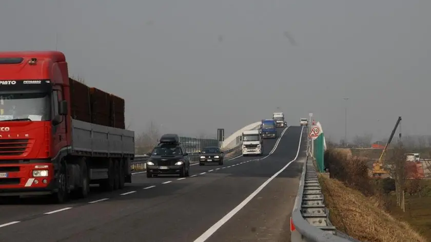 MORSEGO FGAVAGNIN INCIDENTE IN A4 USCITA OBBLIGATORIA CASELLO DI NOVENTA DI SOLITO SAN DONA ERA INVASA DAL TRAFFICO..OGGI I CAMIONE E TRAFFICO LEGGERO PER MILANO E' STATO DEVIATO CON SUCCESSO NUOVA TANGENZIALE E PONTE SUL PIAVE