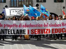 Agenzia Candussi, giornalista Artico. Manifestazione insegnanti scuole da Corso del Popolo a Piazza Ferretto Mestre.