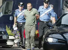 MOSER TREVISO DUPLICE OMICIDIO GORGO IN FOTO ARRESTATI VENFONO PORTATI IN CARCERE DAI CARABINIERI AGENZIA FOTOGRAFICA FOTO FILM