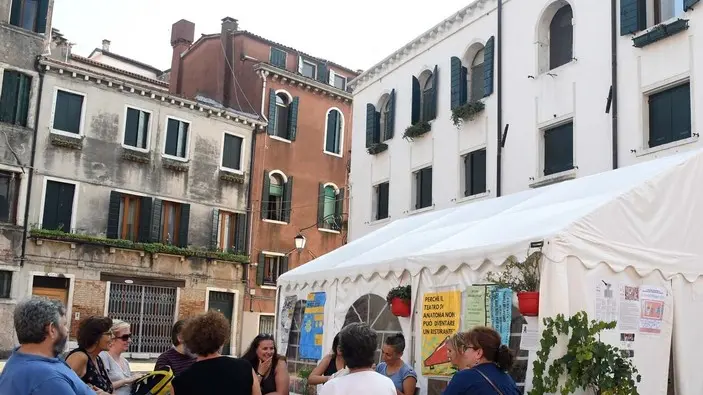 Interpress/M.Tagliapietra Venezia 10.09.2018.- Gazebo davanti alla Vida in campo San Giacomo Dall'Orio.