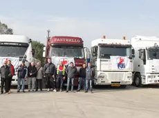 Protesta FAI Federazione Autotrasportatori Italiani davanti all'ILVA di Marghera