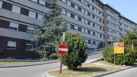 Dolo: esterno struttura ospedaliera USL 13. Light Image De Polo