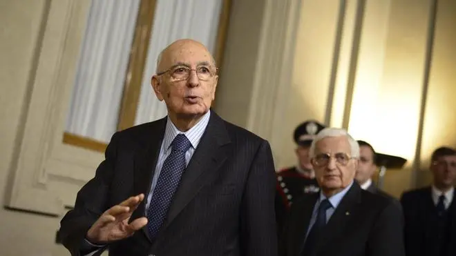 Il presidente della Repubblica Giorgio Napolitano parla durante una conferenza stampa nella sala stampa del Quirinale, il 30 marzo 2013 a Roma. ANSA/ GUIDO MONTANI