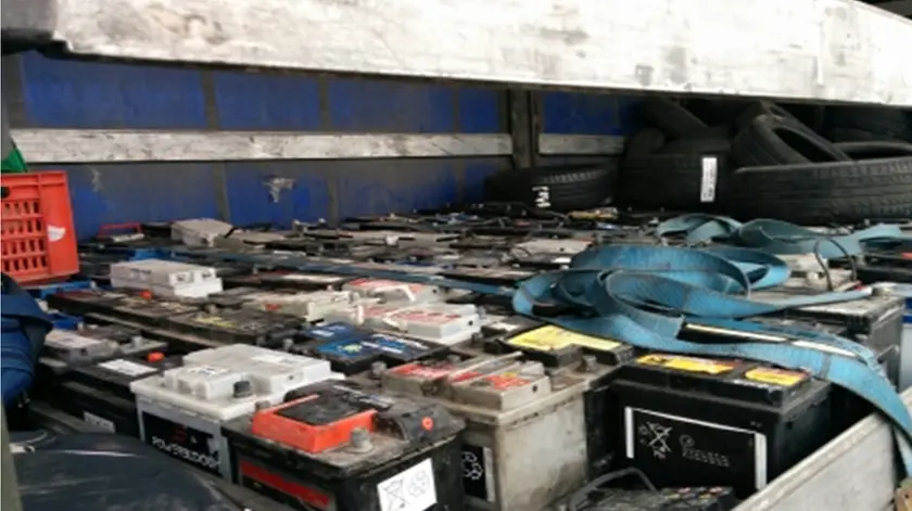 Una parte del carico sequestrato dalla Polizia stradale di Venezia