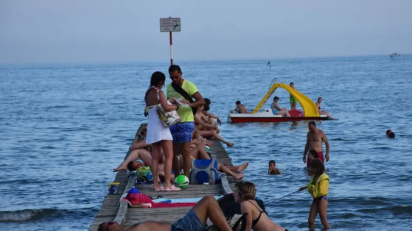 DE POLO - DINO TOMMASELLA- JESOLO LIDO - VEDUTE DELLA GENTE IN SPIAGGIA DA TERRA E DALL'ALTO