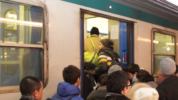 Disagi alla stazione ferroviaria di Mestre a causa dell'introduzione del nuovo orario cadenzato