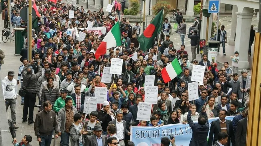Una manifestazione della comunità bengalese