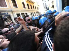 Pellicani Venezia 13.10.2011.- Manifestazione Centri Sociali. Banca D'Italia e Rialto.- Interpress Pellicani Venezia 13.10.2011.- Manifestazione Centri Sociali. Banca D_Italia e Rialto.- Interpress