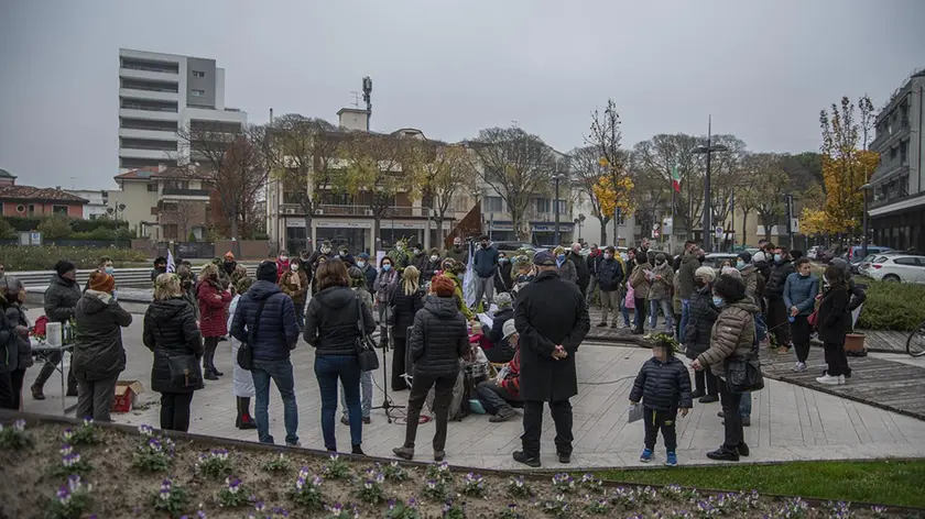 Una manifestazione contro il consumo di suolo a Jesolo